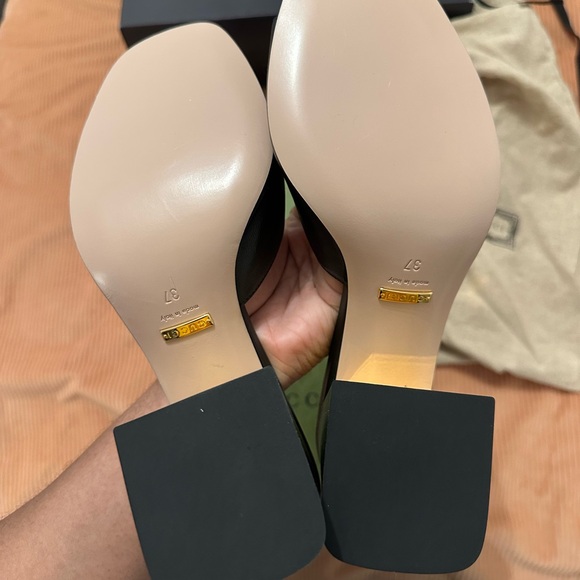 Gucci Women's Black Leather Slide Sandals - Picture 4 of 8